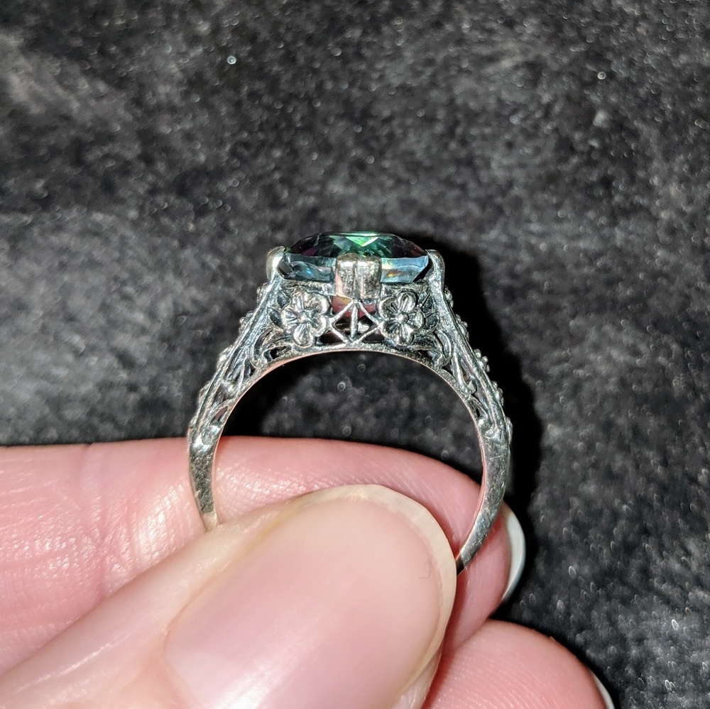 Ring - Picture 3 of 5